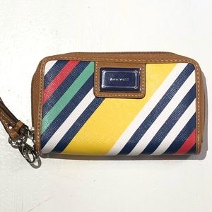Nine West Bermuda Green Double Zip Crossbody Bag Wristlet $49 Nine West Bermuda Green Double Zip Crossbody Bag Wristlet $49